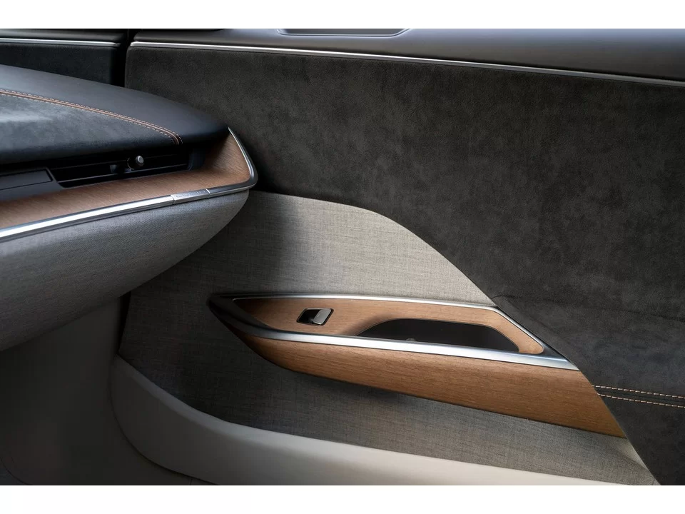 2023_Lucid_Air_Interior_Detail_2.webp