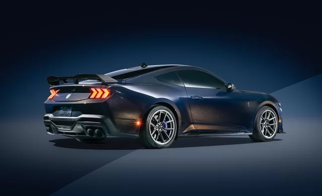 2024-ford-mustang-dark-horse-102-1663269713.webp