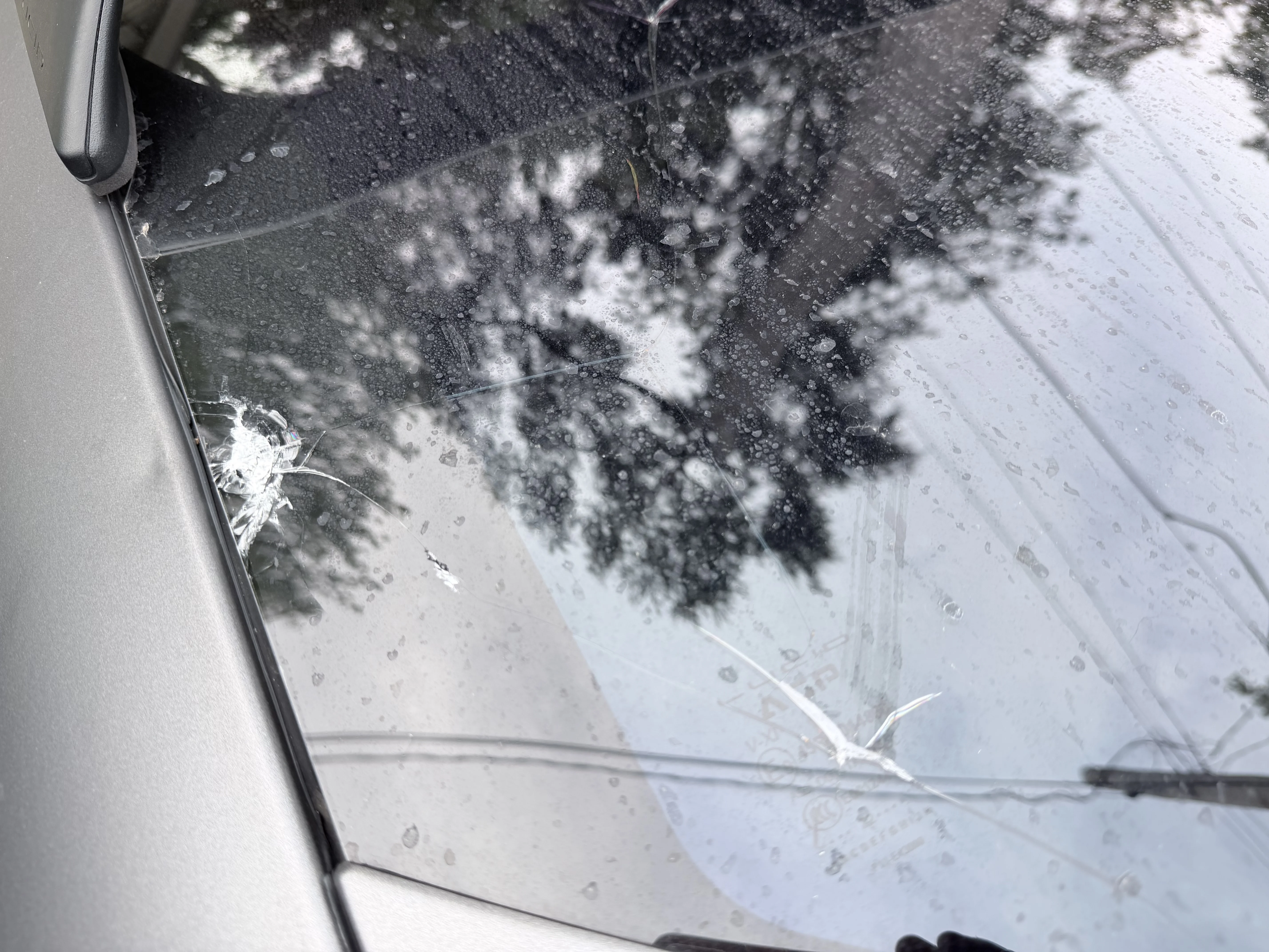 Glass top crack 1.webp