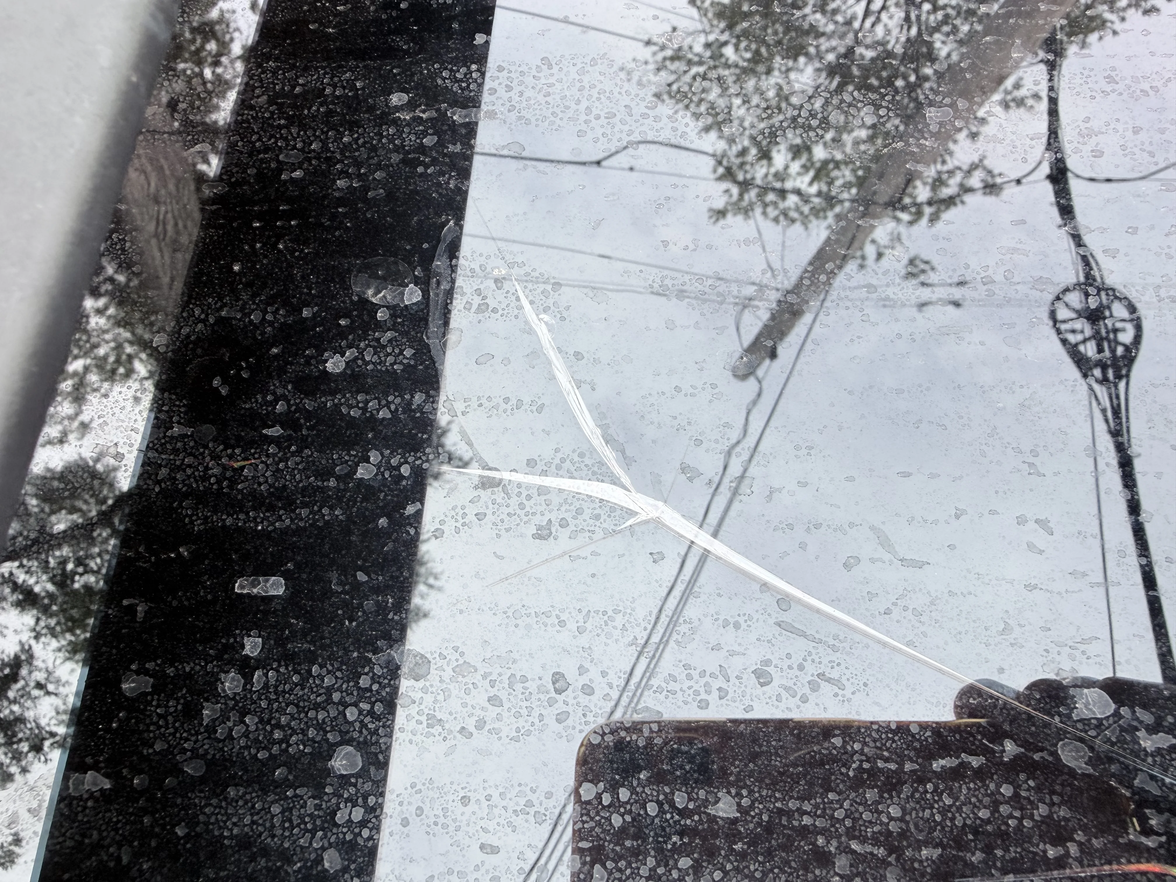 GLass top crack 2.webp
