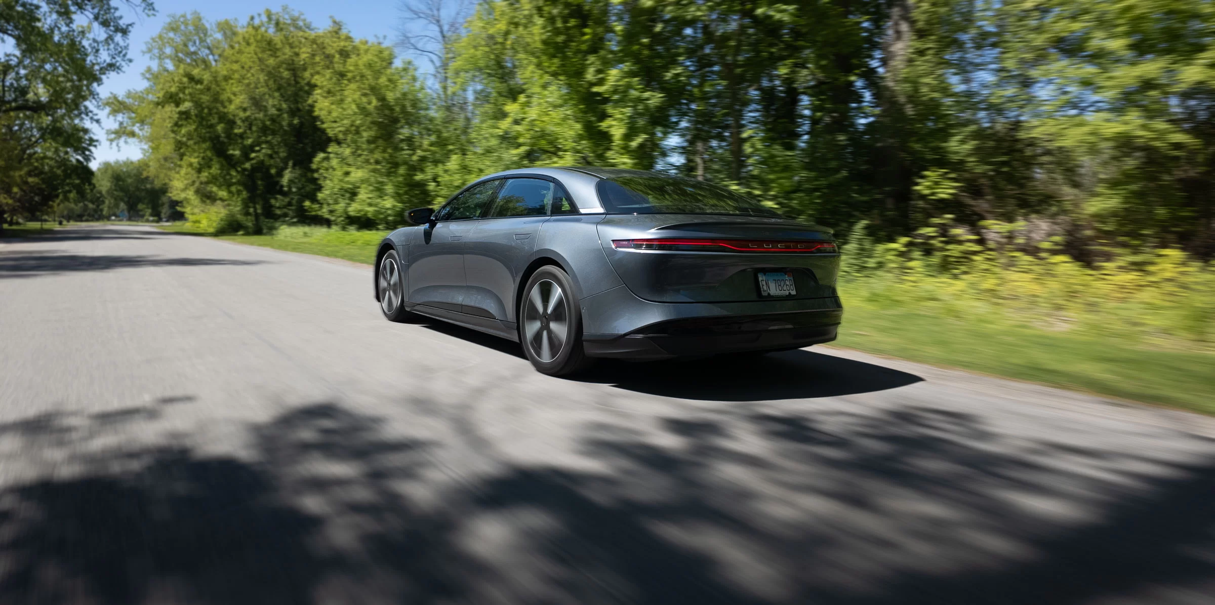 Lucid-Air-Pure-inmotion-250526-001.webp