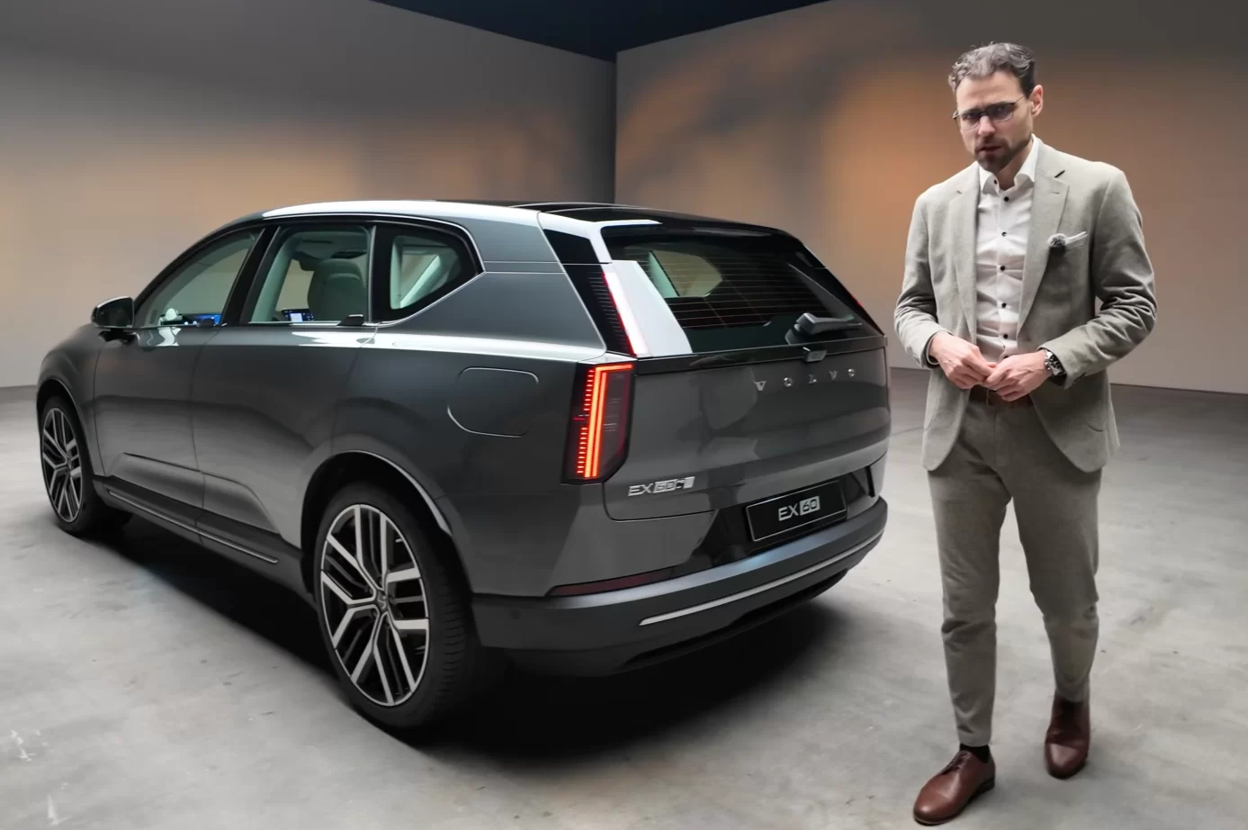 volvo_ex60.webp