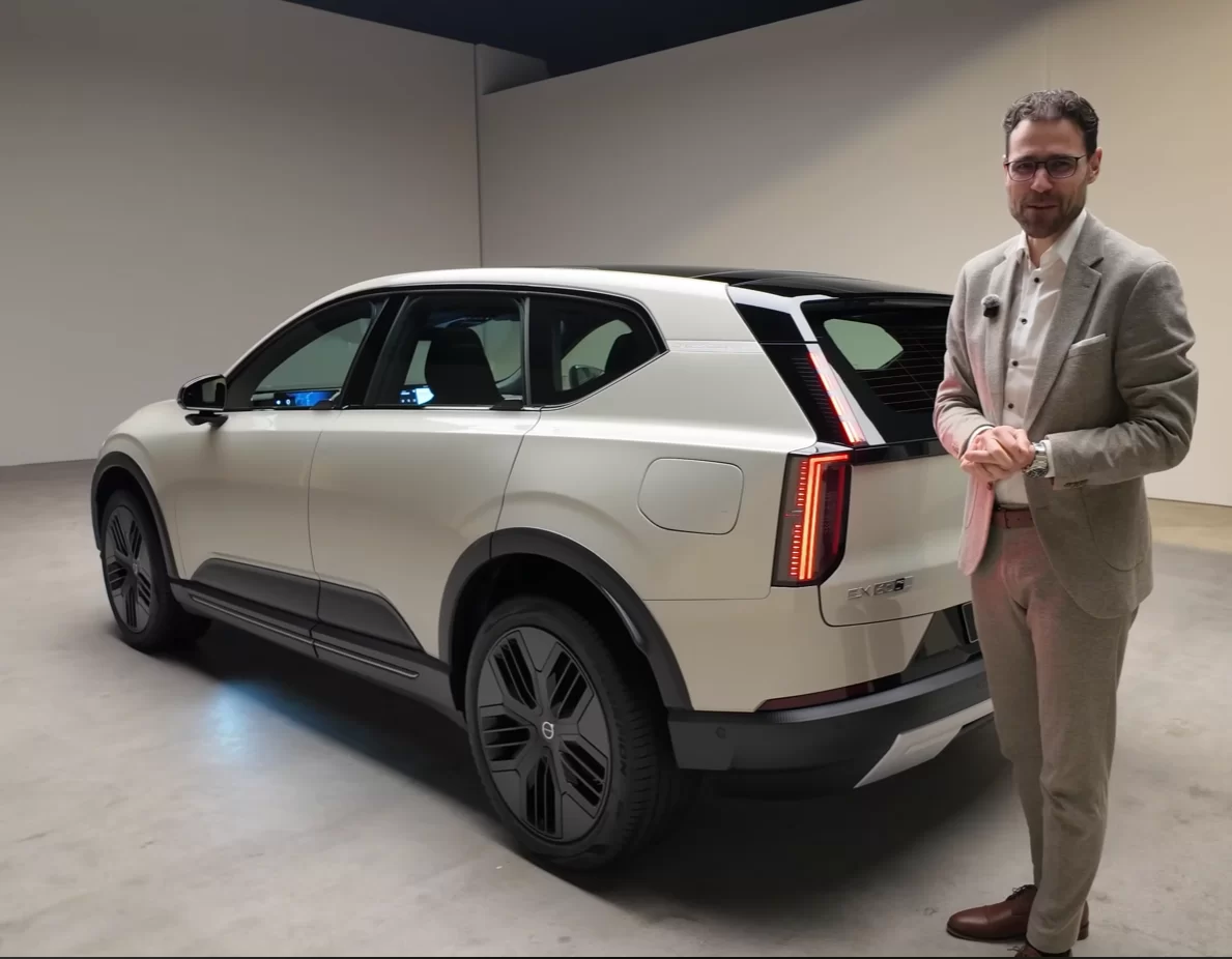 volvo_ex60_crosscountry.webp