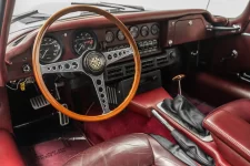 Used-1971-Jaguar-E-Type-Dash.webp