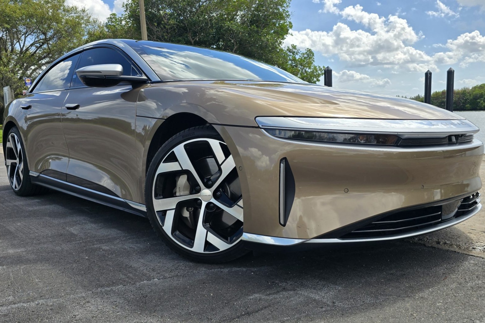 bringatrailer.com