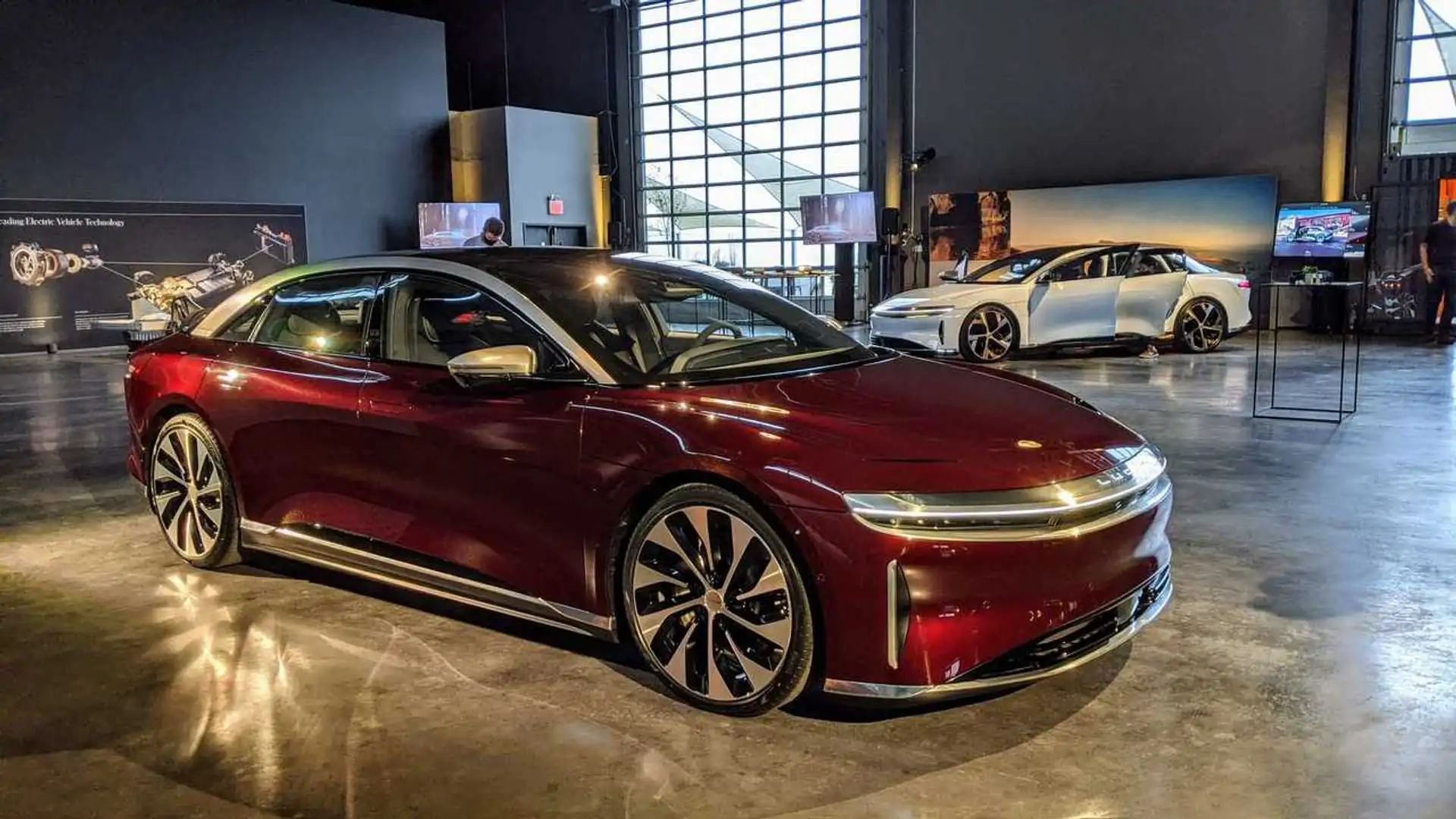 lucid-air-in-zenith-red.webp