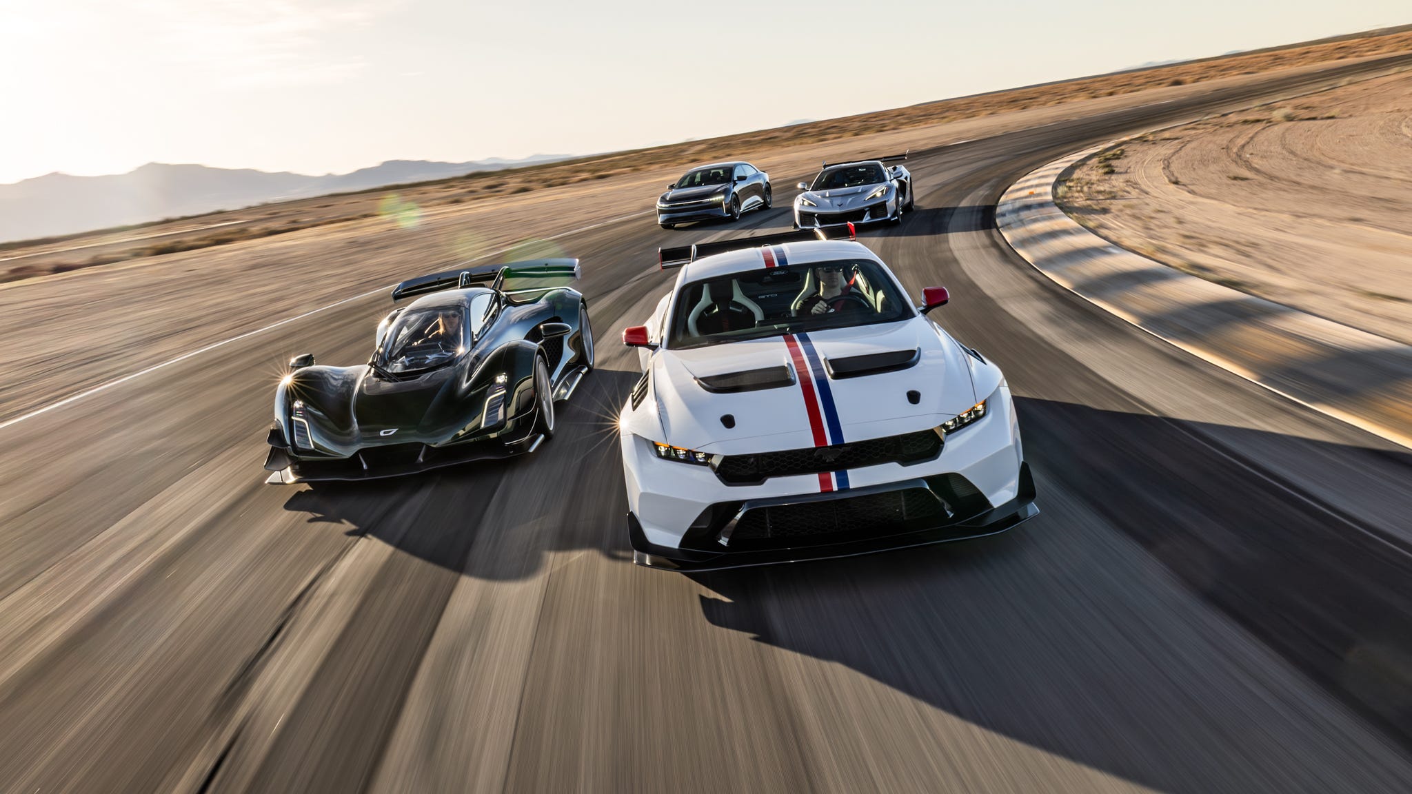 www.motortrend.com